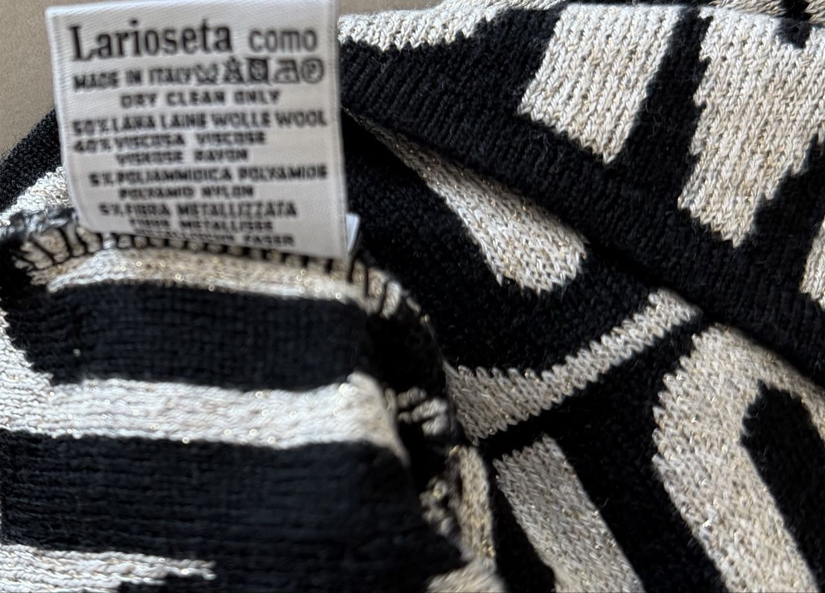 Moschino Copricapi, berretti & cappellini: Cappello Moschino originale, lana e viscosa. Nero e oro – Nuovo (secondo la descrizione) da Castel San Pietro venduto da mih_l86g 3
