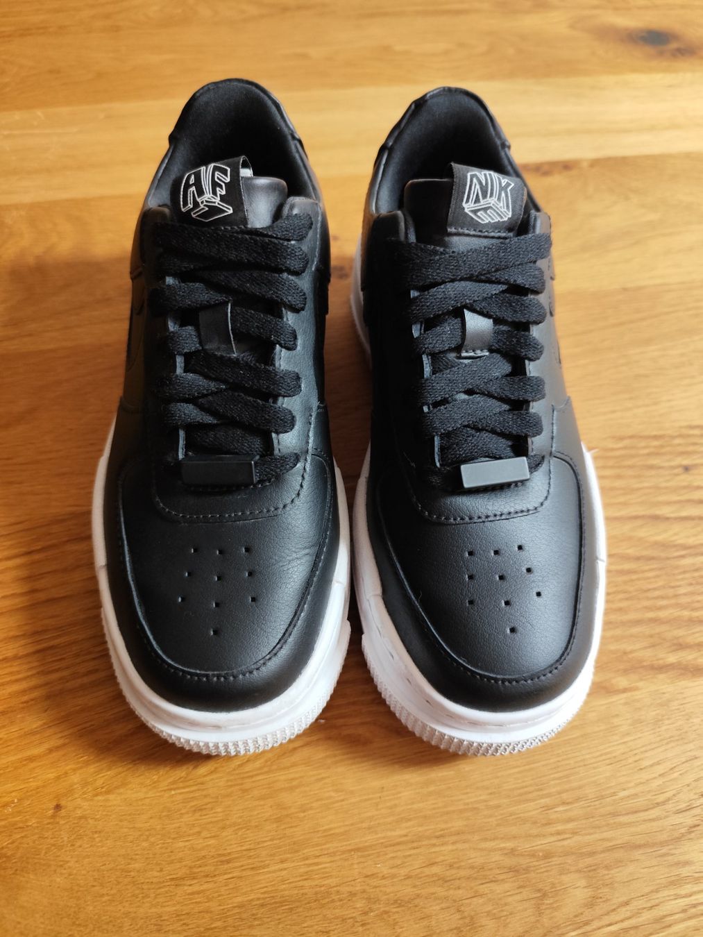 Nike Chaussures femmes: Nike AirForce 1 – D'occasion à Wangen an der Aare par CheyenneSpahni 2