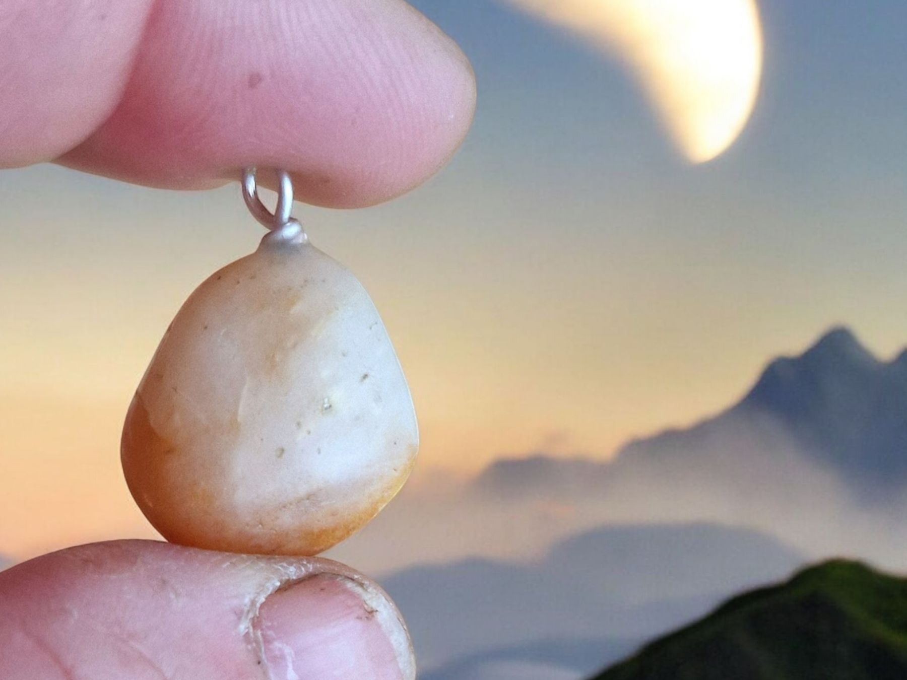 Pendentifs: Flusstein-Anhänger mit Silberdraht-Öse – Neuf avec emballage d'origine à Aarau par Schmuckhoehle_MD 3