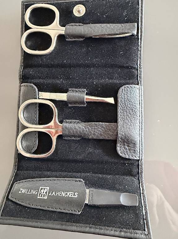 Portamonete: Set pour ongle Zwilling – Usato da Arvillard (Salins) venduto da Taniguchi 2