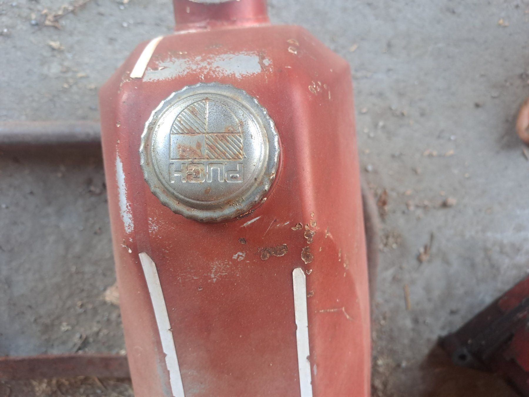 Puch Mofa-Ersatzteile: Puch Tank Deckel – Gebraucht aus Roggwil TG von kellerthomaserbel