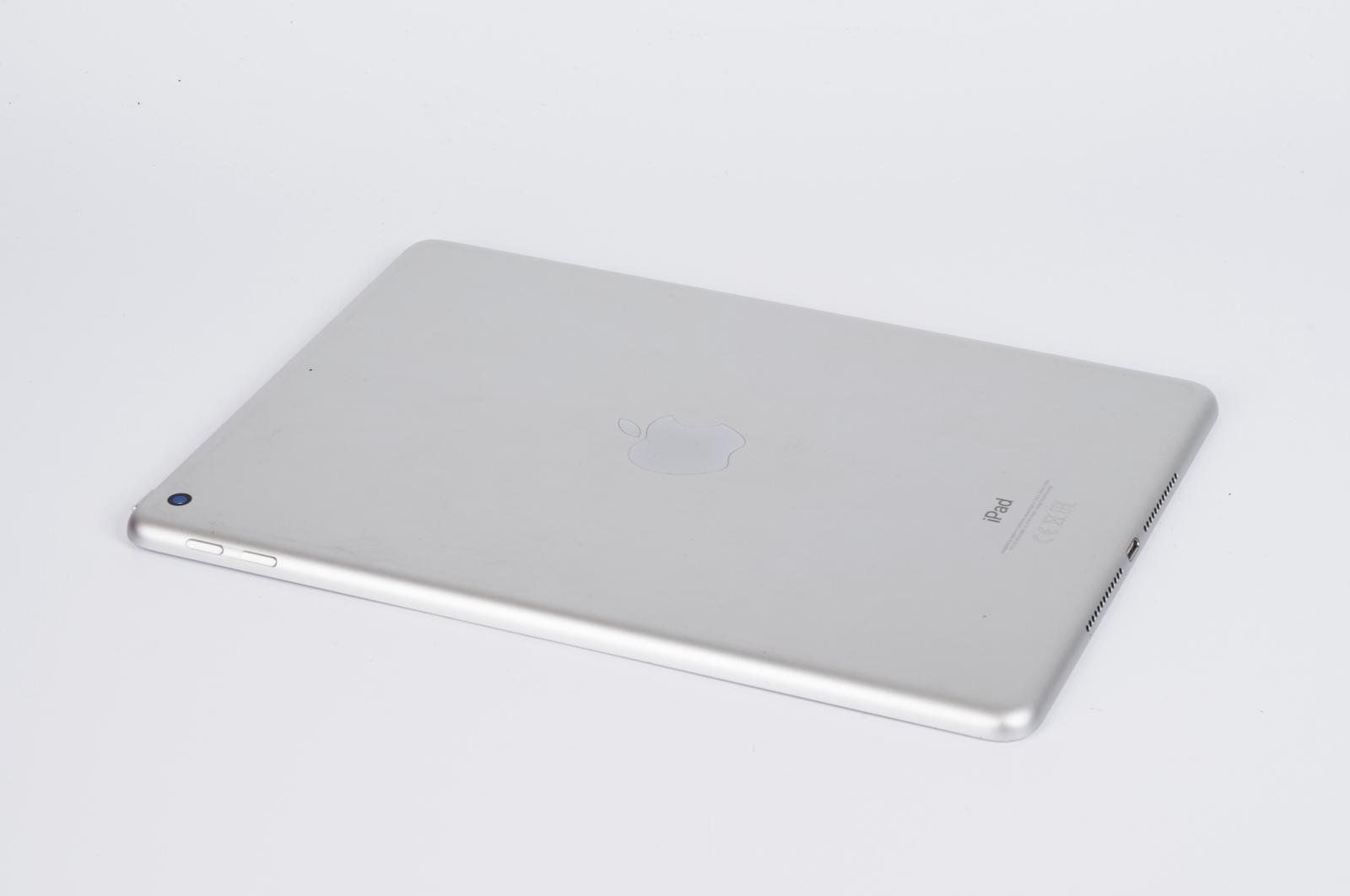 Apple Tablet PC: Apple iPad 6. Generation mit Apple Pencil – Usato da Ballwil venduto da Mitternacht_01 2