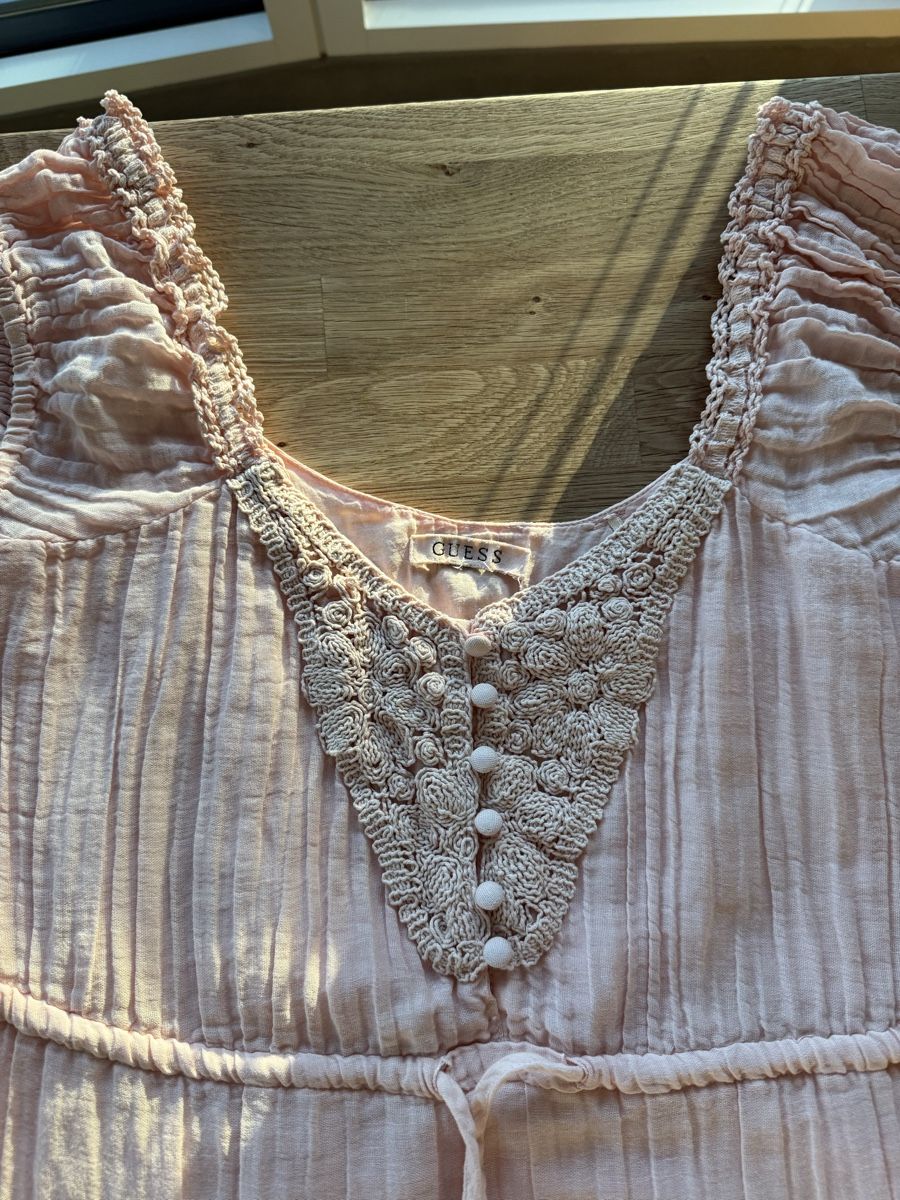 Guess Vestiti: Guess Sommerkleid – Usato da Luzern venduto da nad_nf8f 1