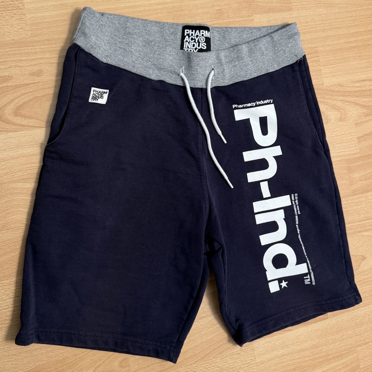 Pantaloni: Pharmacy Industry Jogger shorts – Usato da Kilchberg ZH venduto da King_Arth