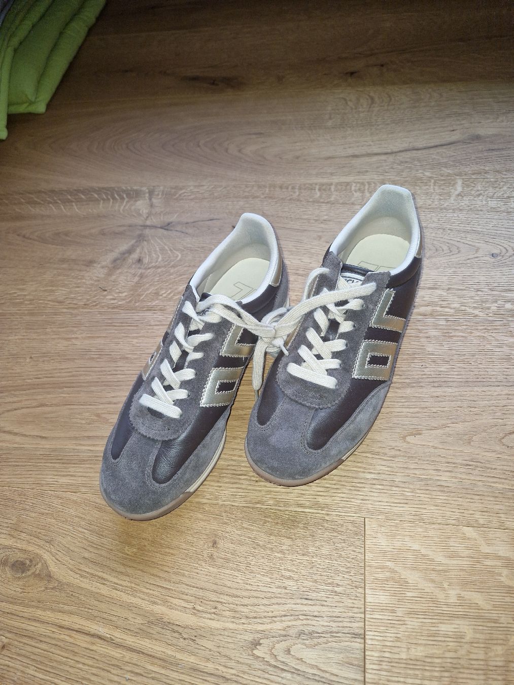 Damenschuhe: Back70 Retro-Sneakers Gr.37 – Gebraucht aus Wolfenschiessen von Theditradition
