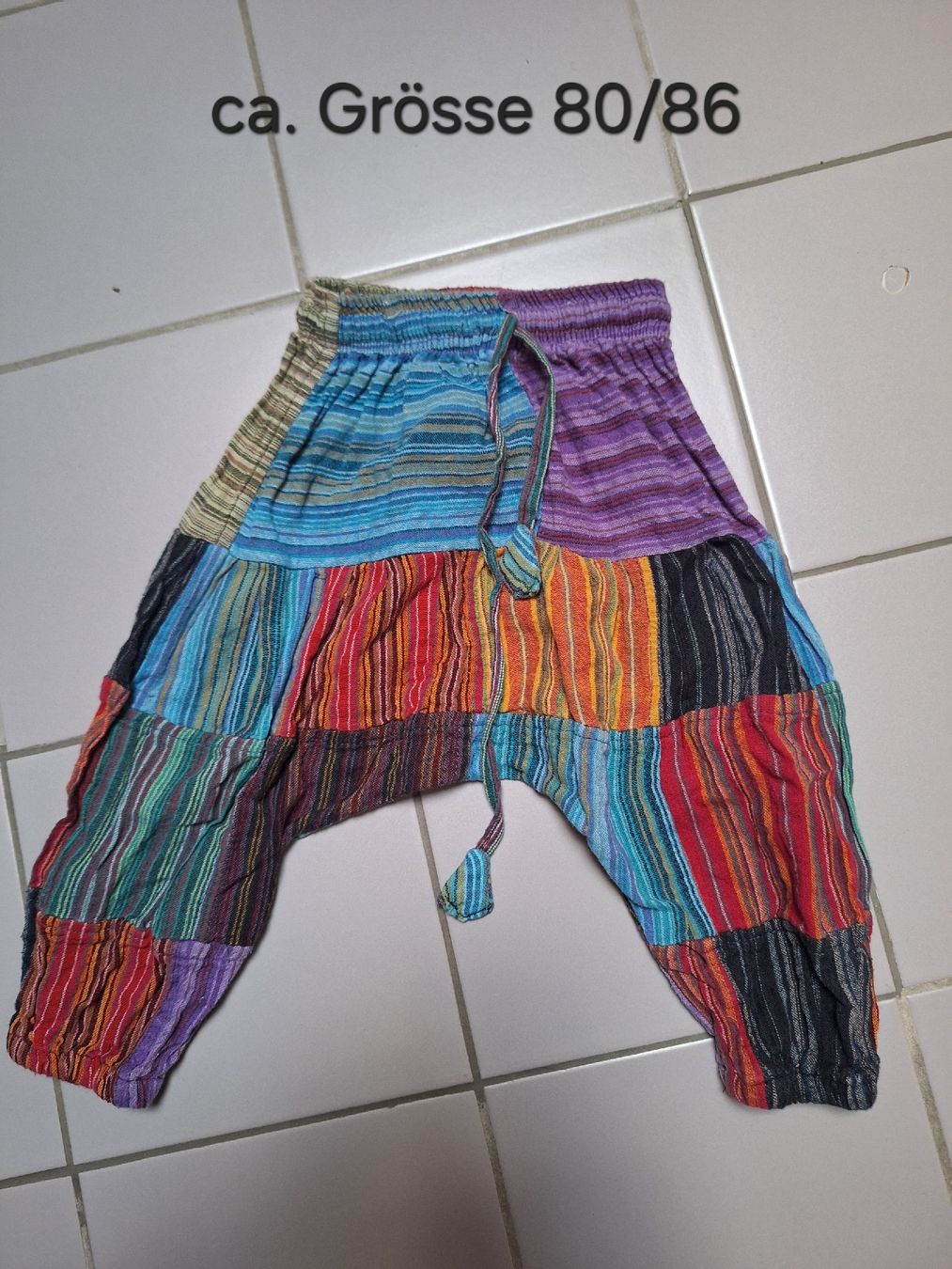 Pantaloni: Coole Hose ca. Grösse 80/86 – Usato da Sissach venduto da Nothing123