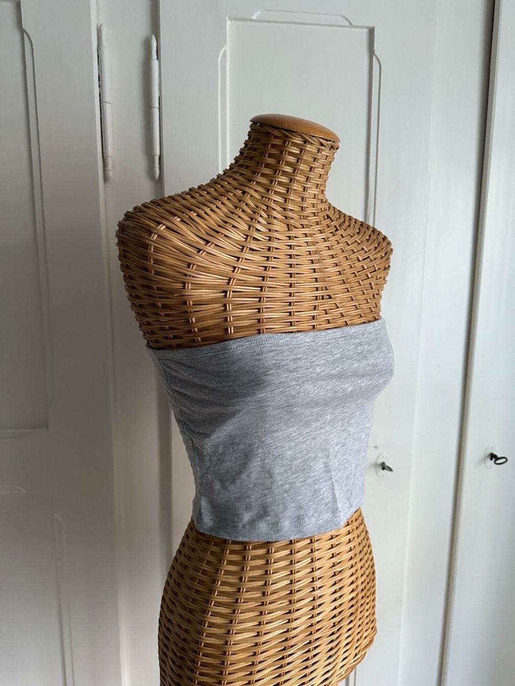 Tops: EVEN & ODD - Bandeau-Top hellgrau meliert XS – D'occasion à Zürich par Diazaio 1
