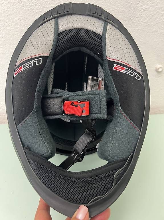 Casques & visières: LS2 Motorradhelm Grösse XS  schwarz – D'occasion à Dietikon par DStella66 3