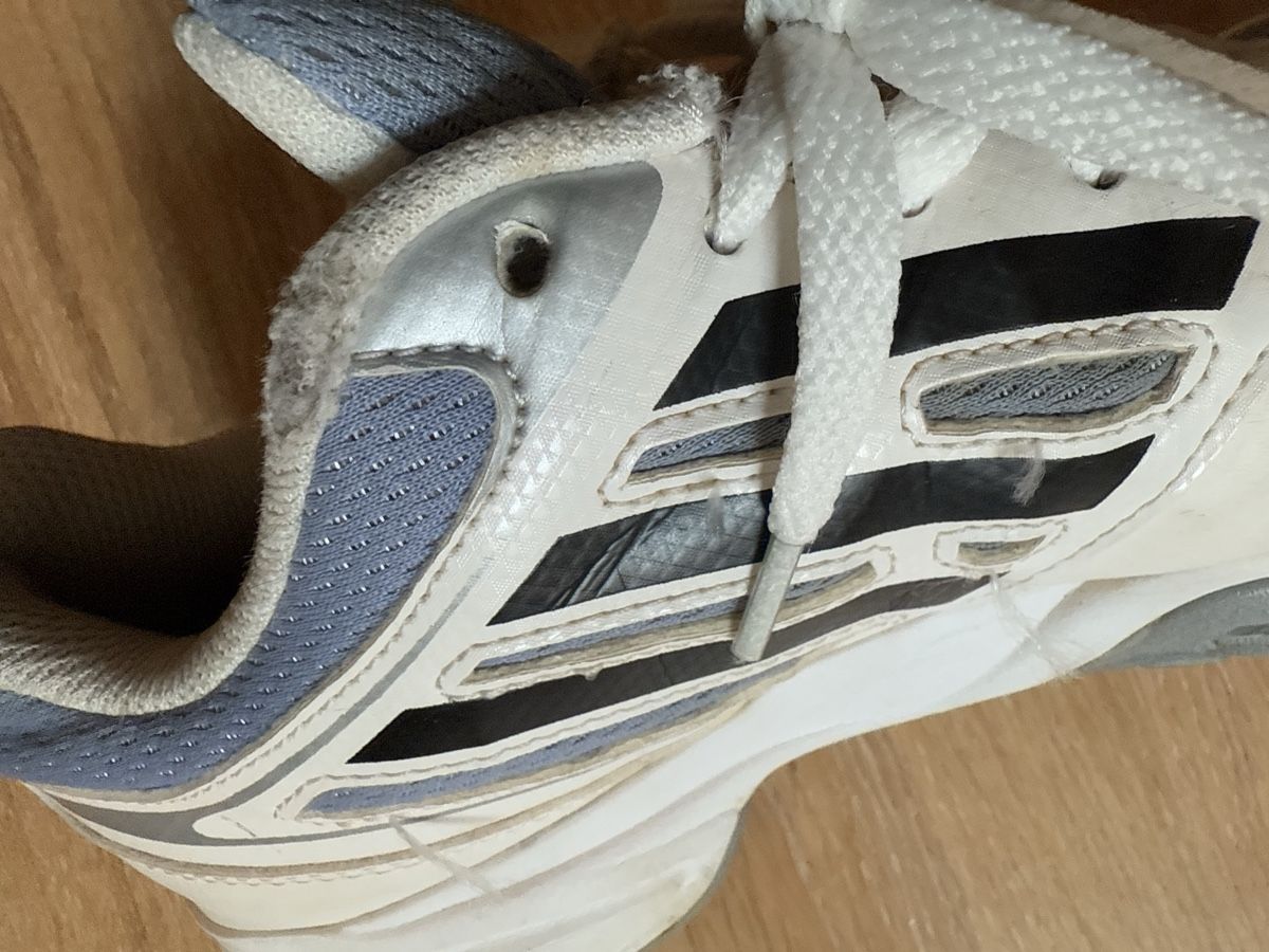 Adidas Scarpe da donna: Baskets blanc/bleu Adidas, p. 39 1/3 – Usato da Tavannes venduto da Thriftshop 8