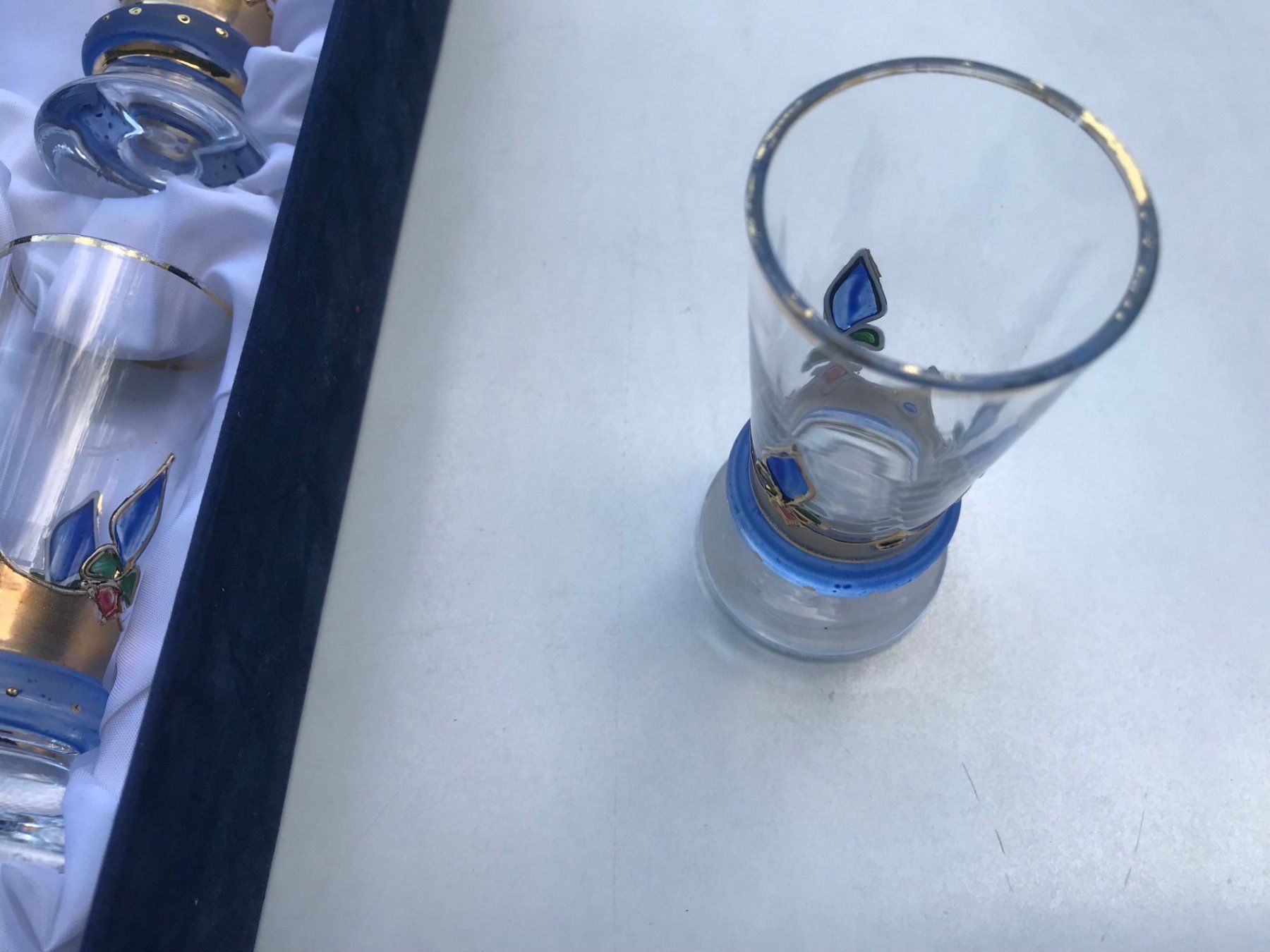 Bicchieri: SUPERBRE SERVICE À LIQUEUR ÉMAILLÉS – Nuovo (secondo la descrizione) da Genève venduto da Honeybird 4