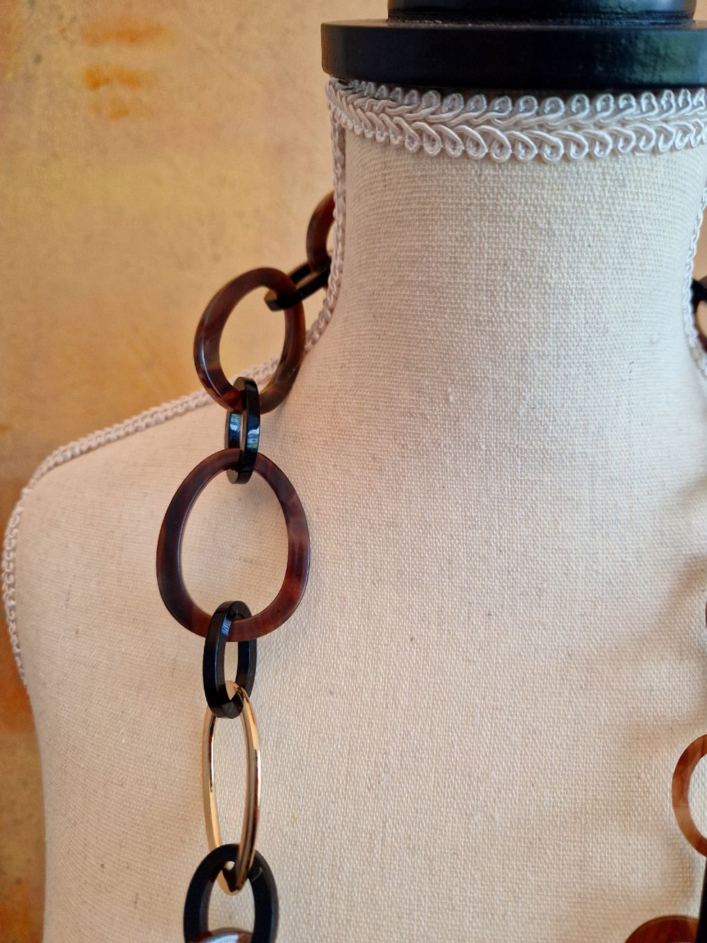 Hallhuber Catenine: HALLHUBER Kette – Nuovo (secondo la descrizione) da Horgen venduto da akkohappyshopping 1