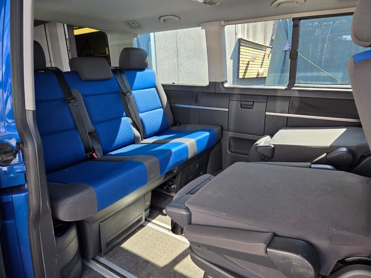 VW Autos: VW T5 Multivan 2.5 TDI mit AHK – Gebraucht aus Triesenberg von Deicha 6