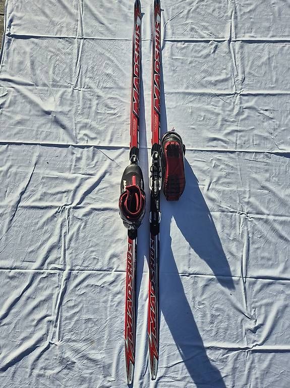Sci: Langlaufski Skating 185cm – Usato da Bubikon venduto da wett