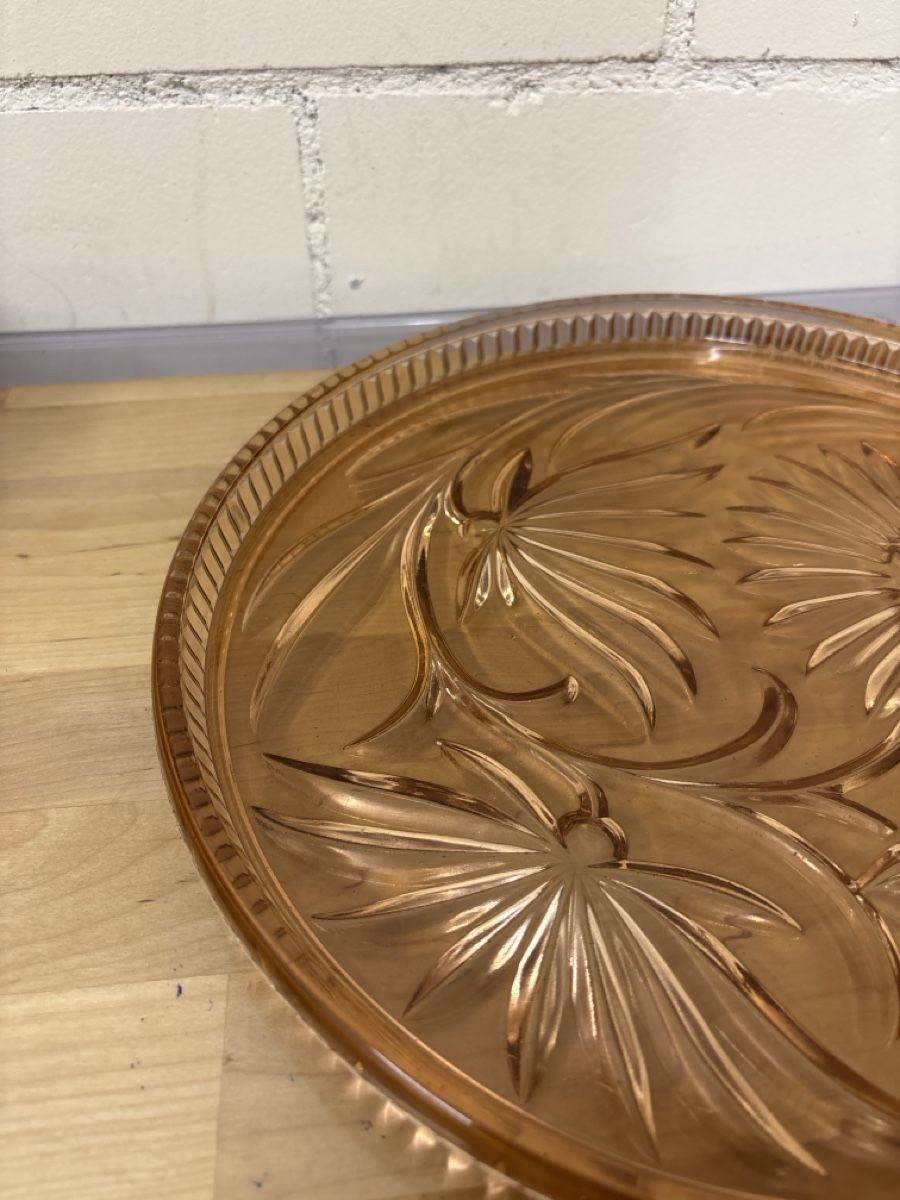 Servierplatten: Elegante Servierplatte aus Kristall mit Blumenmuster – Defekt aus Adliswil von ninotschka7 1