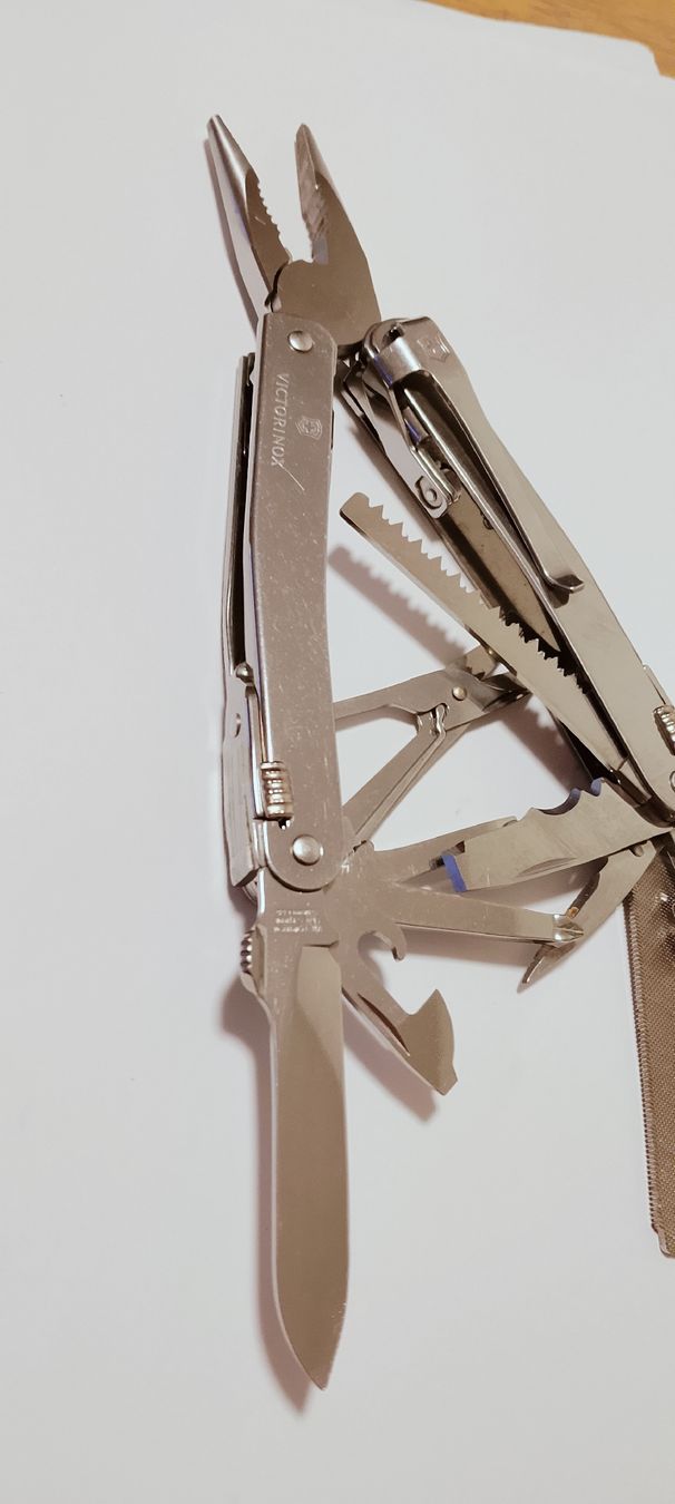 Victorinox Tutti gli attrezzi: Victorinox Multitool Sackmesser  – Usato da Biel/Bienne venduto da Vintage-timearts 4