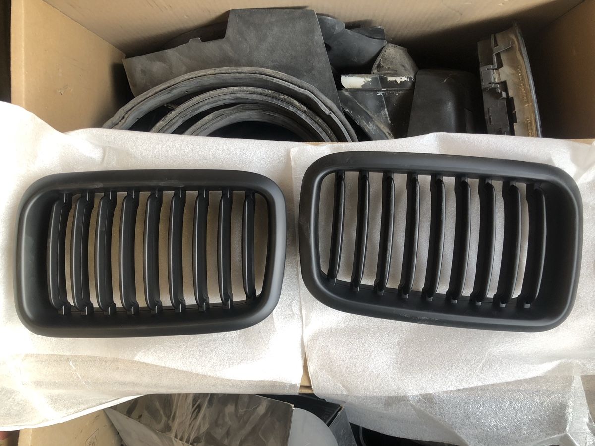 BMW Alle Autoersatzteile: Lot de pièces Bmw e36  – Gebraucht aus Lossy von Bmwpassion