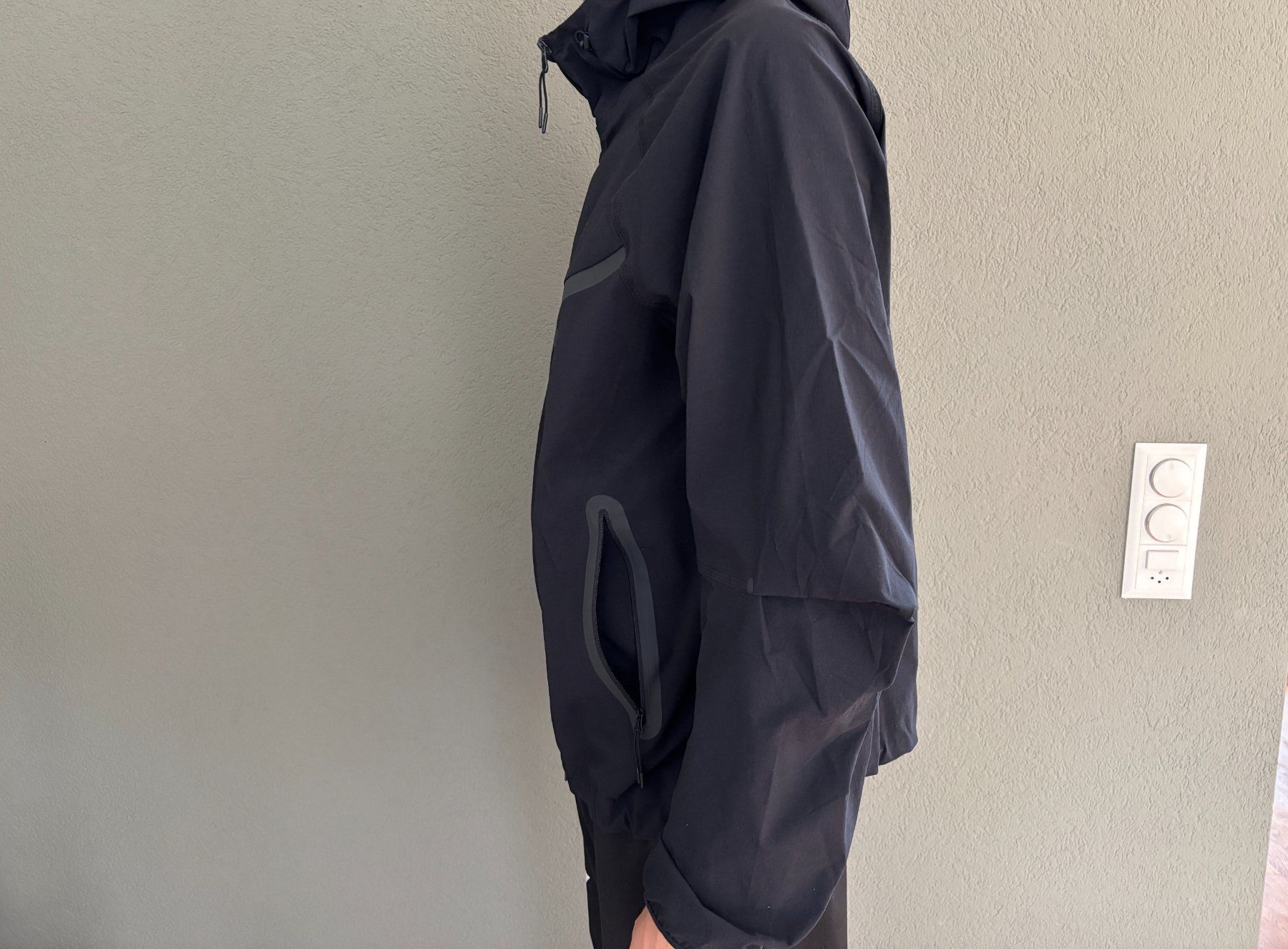 Nike Giacche: Nike Tech Windrunner, schwarz, M, Herren – Usato da Spiegel b. Bern venduto da Laystyx 1