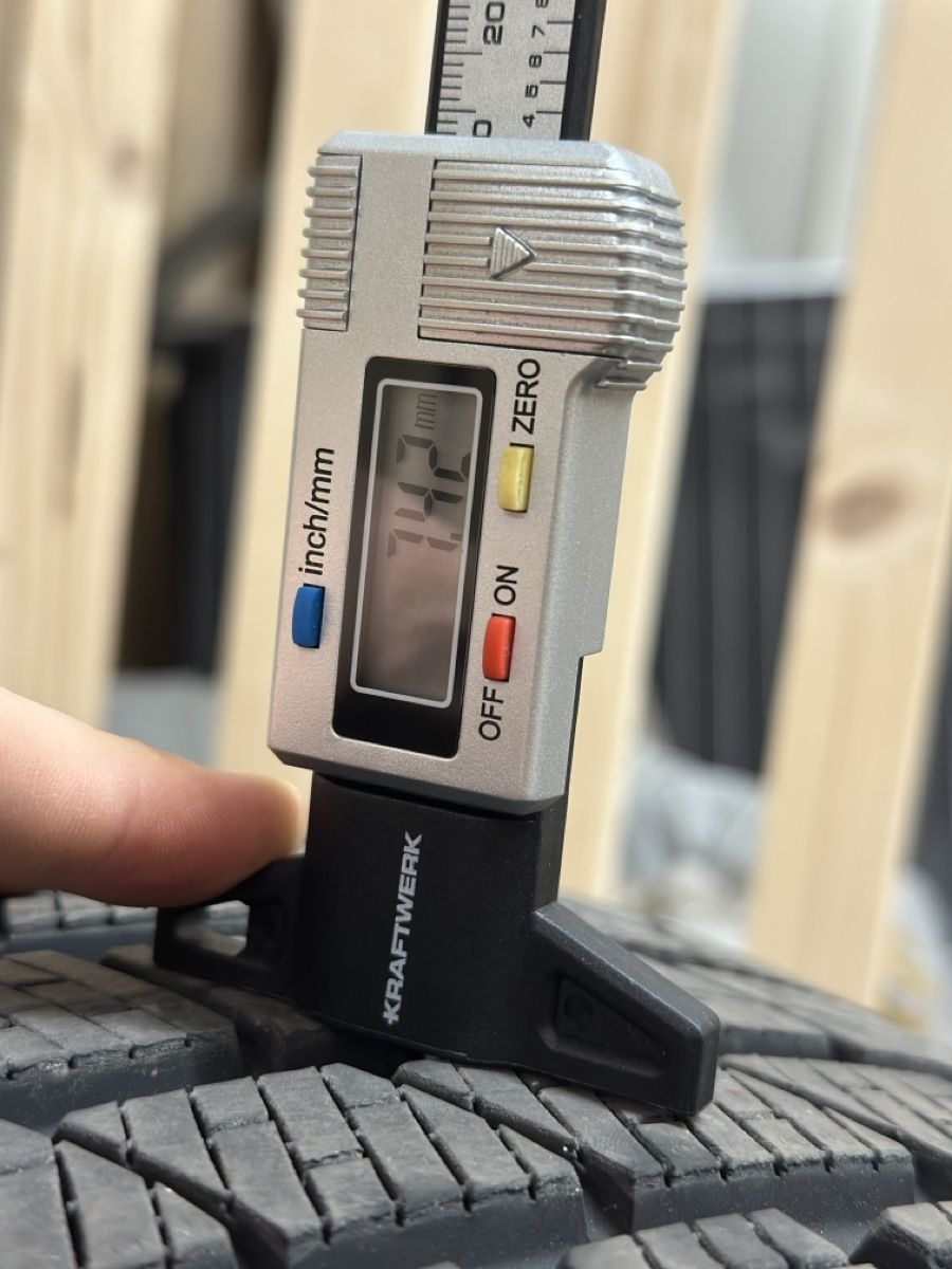 Pneus & Kompletträder: Winterreifen Pirelli P Zero Winter 20 Zoll – Gebraucht aus Flums von ___Paul___ 3