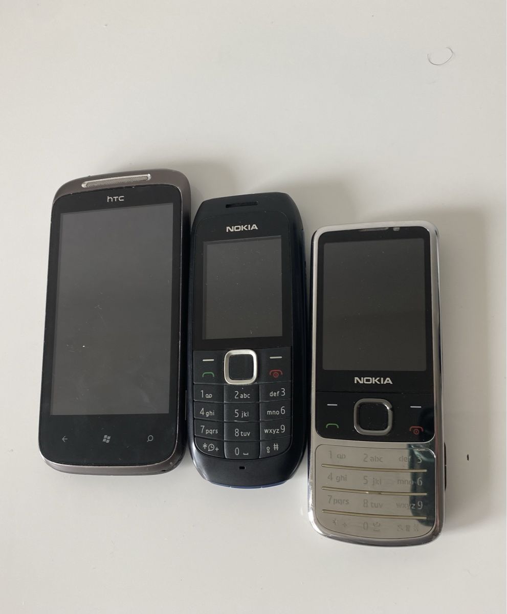 Telefoni cellulari / Smartphones: Verschiedene Handys – Usato da Münchenstein venduto da Archimedes