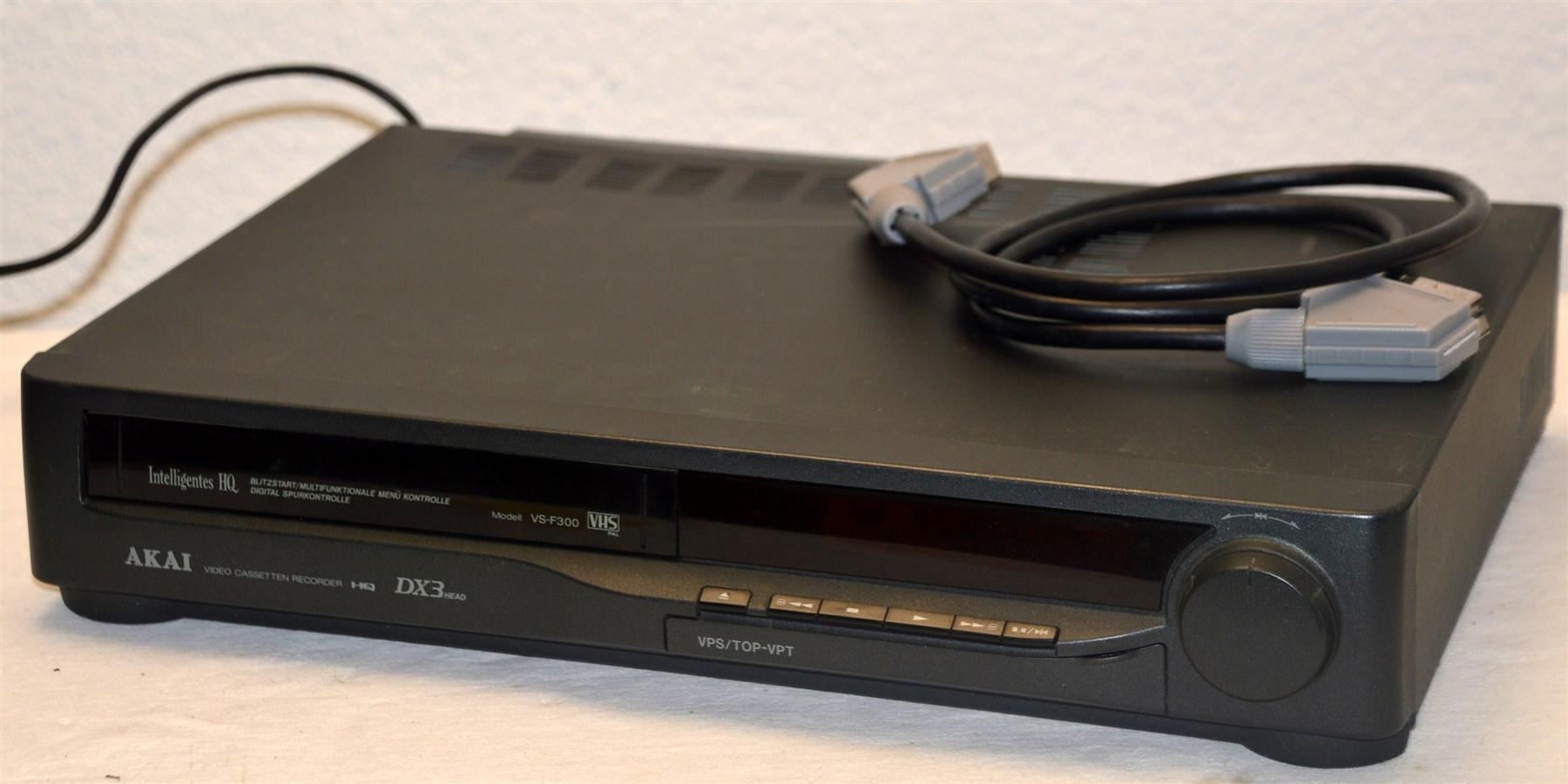 Akai Registratori: Videorecorder VHS Akai VS-S300EOG magnétoscope – Usato da Collonges venduto da arashee 1