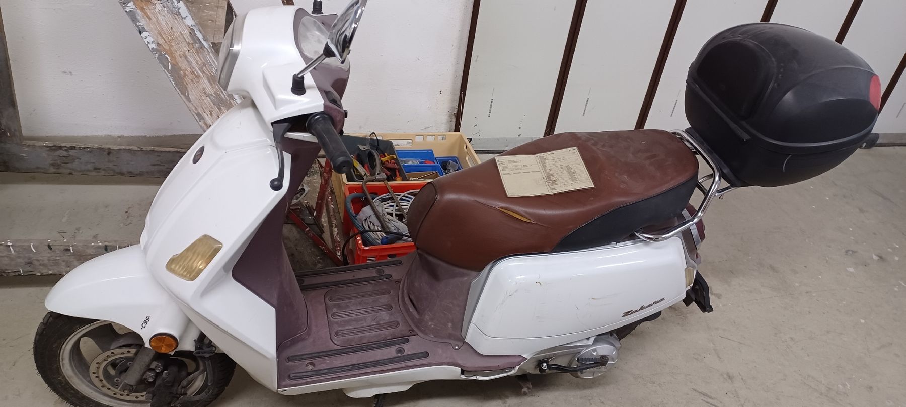 Tell Scooters: Roller Vengo Zahara 125 i  Defekt – Defekt aus Zihlschlacht von archenoah01
