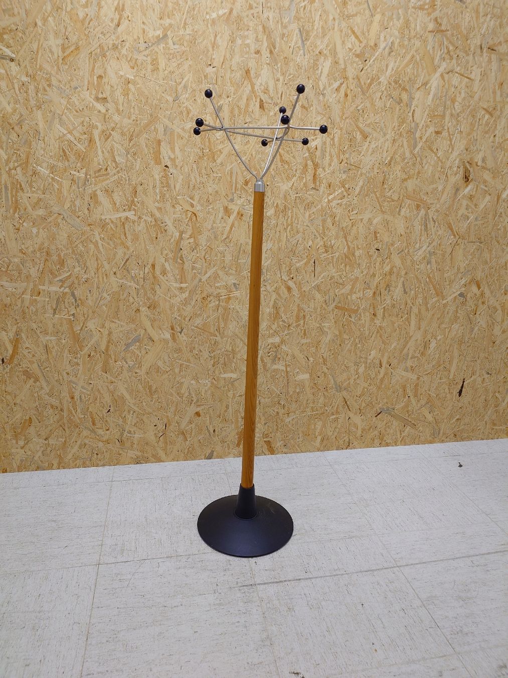 Porte manteau: Garderobe / Kleiderständer, Design – D'occasion à St. Gallen par Second-Life