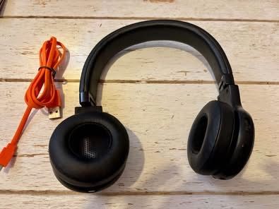 JBL Kopfhörer: JBL Bluetooth headphones – Gebraucht aus Füllinsdorf von MaiiaM 1