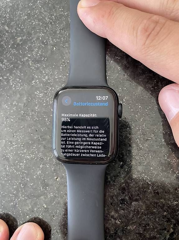 Apple Smartwatch: Apple Watch SE GPS 44mm – Usato da Bürglen TG venduto da sab_f6nd 1
