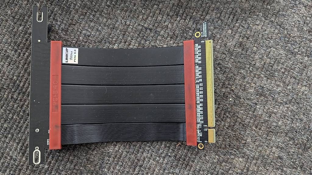 Cavi: Linkup PCIe 4.0 x16 Riser Kabel 10 cm – Usato da Richterswil venduto da Swisschris