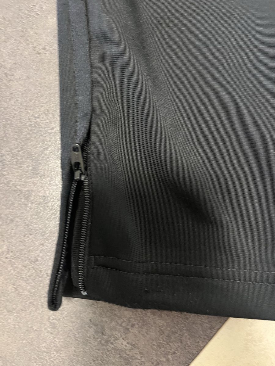 Adidas Pantaloni: Adidas Trainerhose Grösse 152cm – Usato da Luzern venduto da Boudin03 1