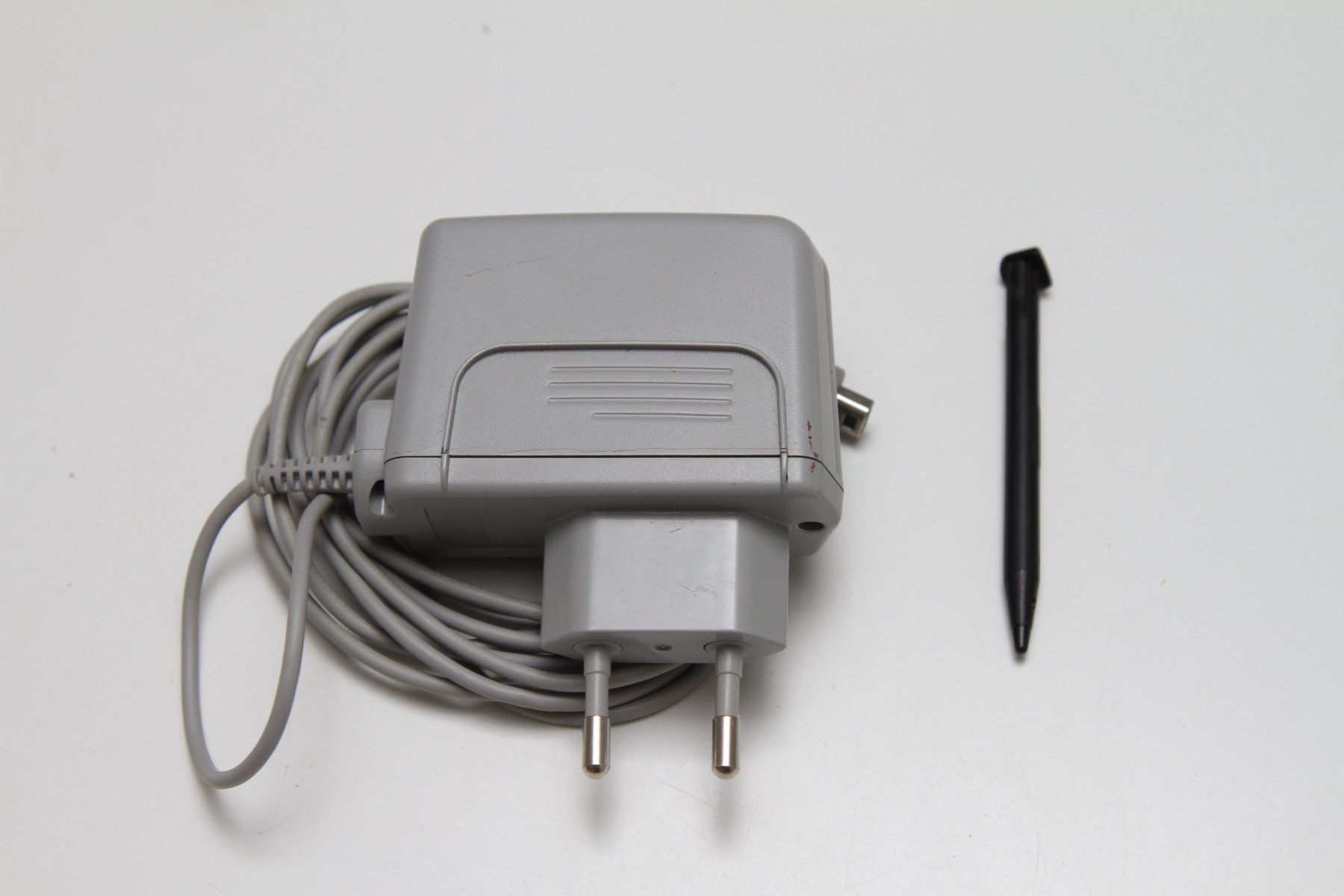 Nintendo Console: New Nintendo 2DS XL mit Spielen – Usato da Basel venduto da camelot99 4