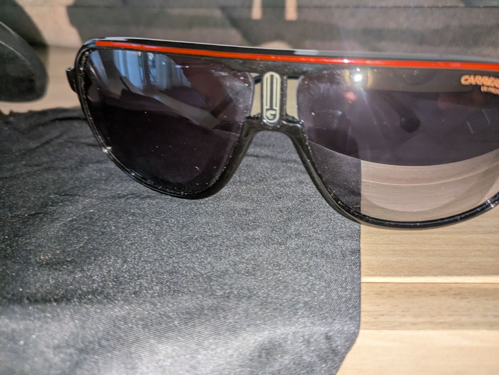 Carrera Lunettes & Verres: Occhiali da Sole Carrera neri con custodia – D'occasion à Untervaz par mar_2lgb 2