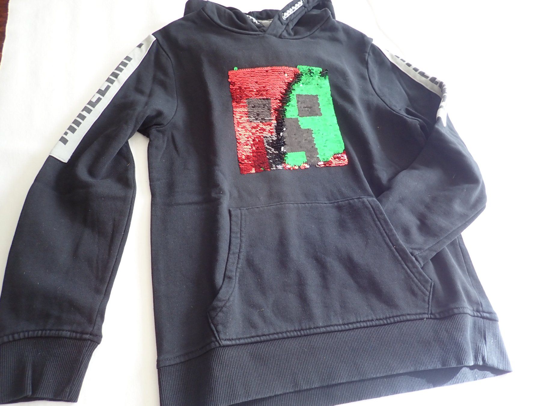 Pulls et sweat-shirts: Pull à capuche 146/152 – Neuf (Voir description) à Petit-Lancy par camping_car