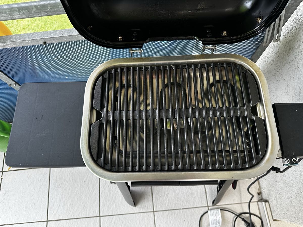 Griglie: Weber Lumin Elektrogrill mit Weber  Standfuss ! – Usato da Utzenstorf venduto da Vegas1177 4