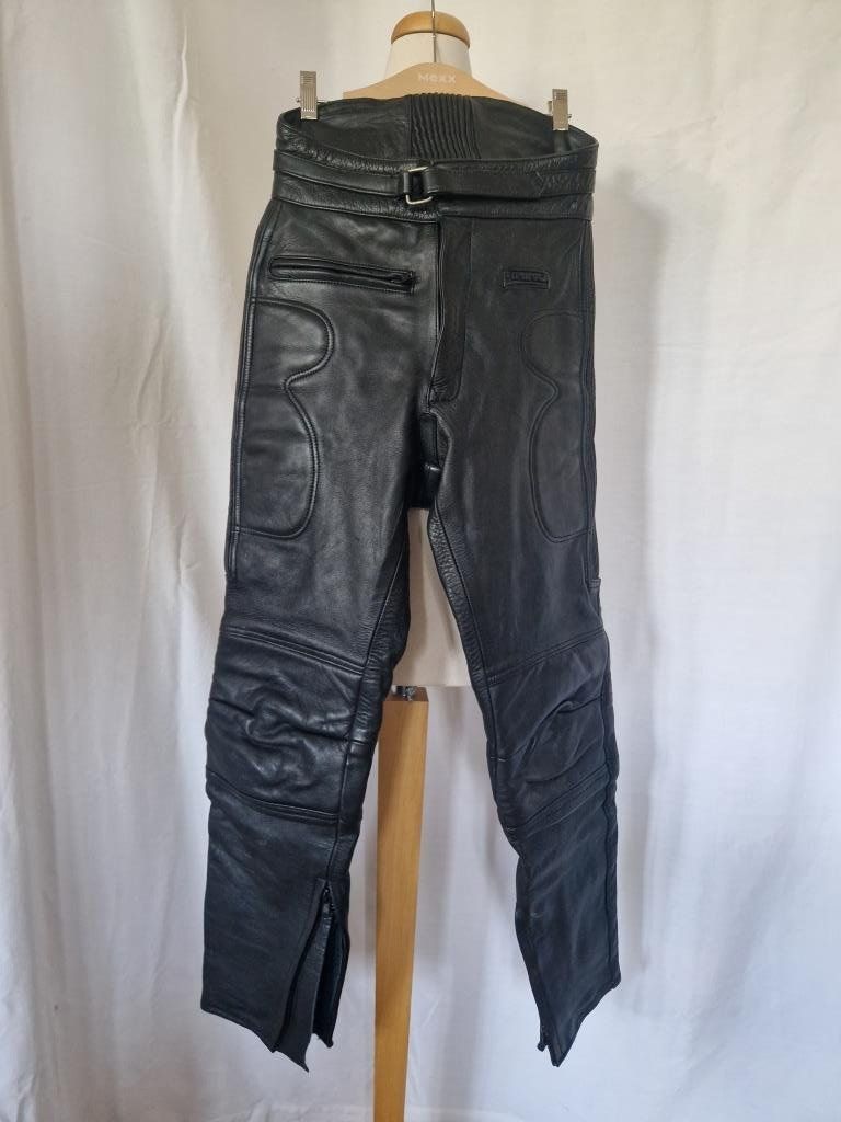 Pantaloni: Leder Motorrad Hosen – Usato da Oberweningen venduto da shaw19