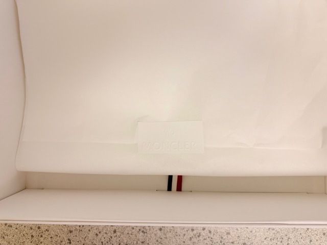 Tutte le decorazioni: 2 Moncler Boxen Neu – Nuovo (secondo la descrizione) da Dübendorf venduto da kerstinbrisbane 3