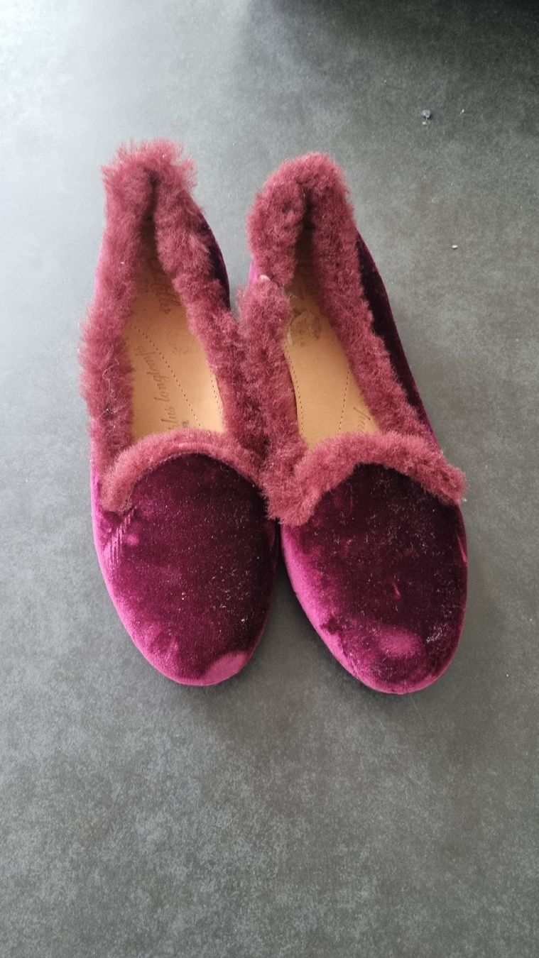 Schuhe für Mädchen: Chatelles Paris Hausschuhe, Samt Bordeaux, Gr. 35 – Neu (gemäss Beschreibung) aus Bad Zurzach von Mfritzli