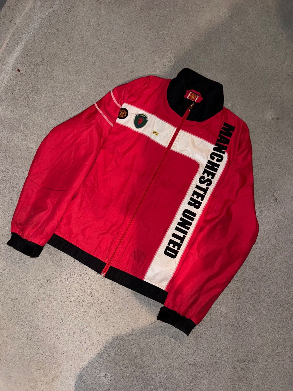 Manchester United Giacche: vintage manchester united trackjacket red/black – Usato da Oberhofen Thun'see venduto da 61archive 2
