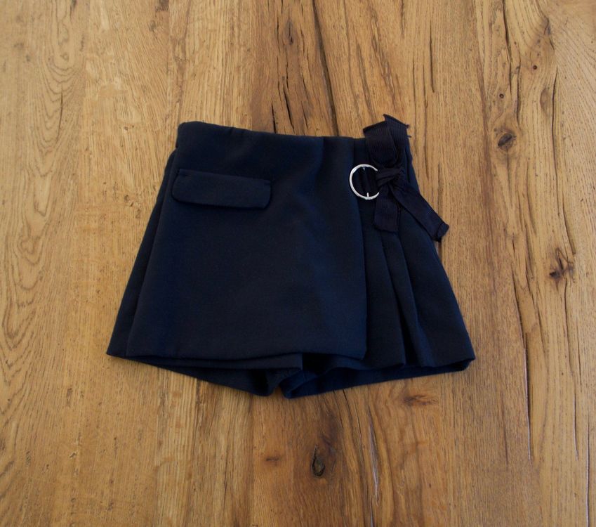 Zara Jupe short fille 122 Acheter sur Ricardo