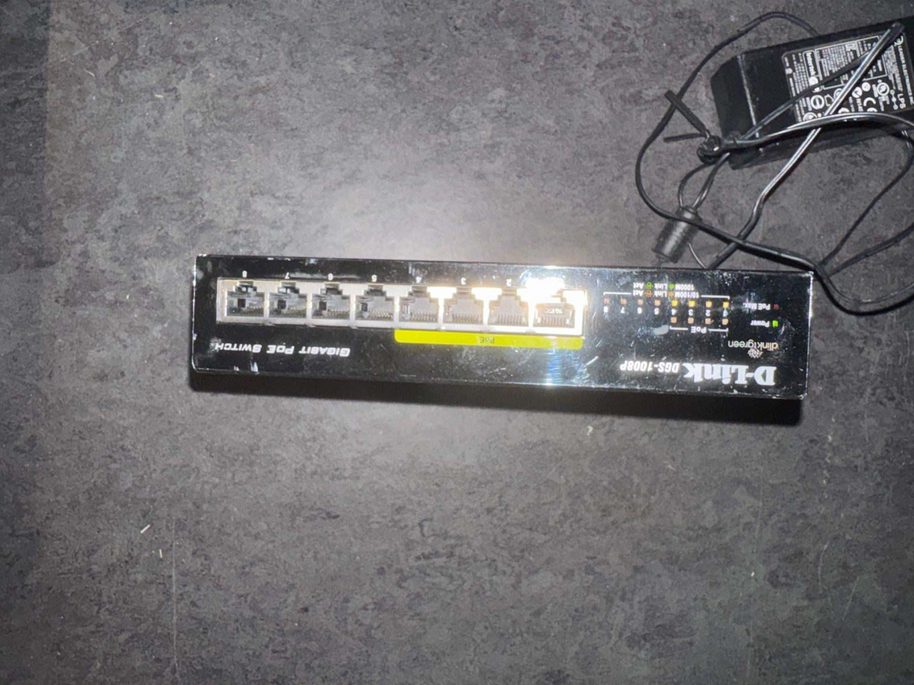 Dlink Hub & Switch: D-Link PoE Switch DGS-1008P – Usato da Hörhausen venduto da SevenTimesSix