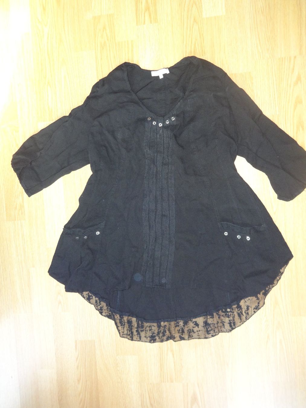 Tuniche: Oversized Tunika mit Taschen & Spitze – Usato da Schaffhausen venduto da headfirst4halos
