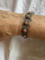 Vintage Armband ( 800 gest ) ziseliert, mit Korallen