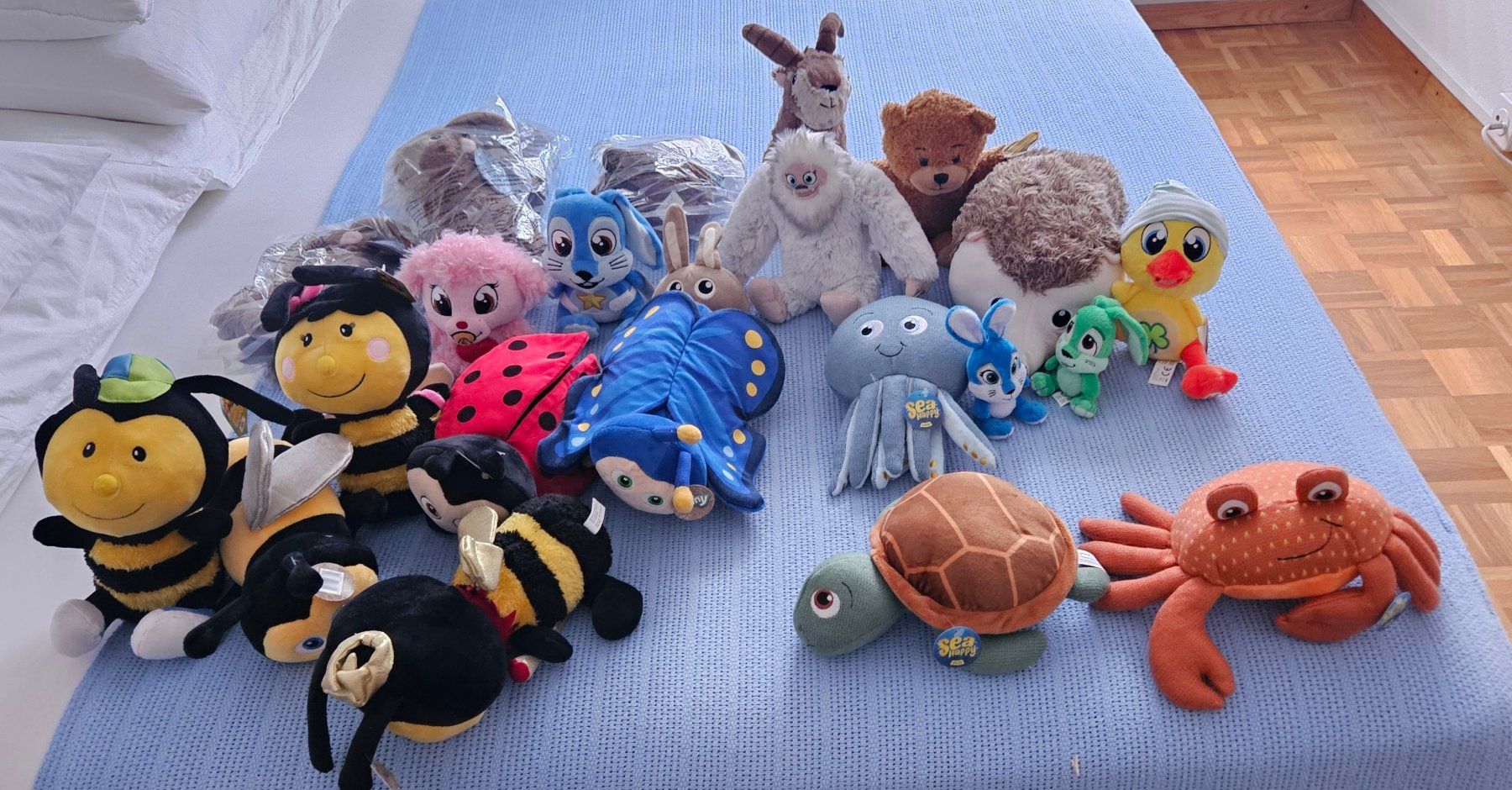 Giocattoli: Lot de 19 peluches – Nuovo (secondo la descrizione) da Petit-Lancy venduto da CHIIPS