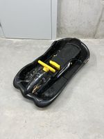 Schlitten Kunststoff Schwarz mit gelbem Griff guter Zustand