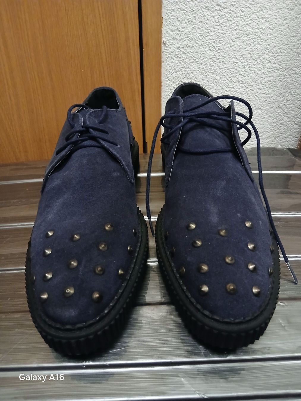 Scarpe da uomo: Chaussures en daim neuves – Nuovo e nell'imballaggio originale da Genève venduto da Martinbng