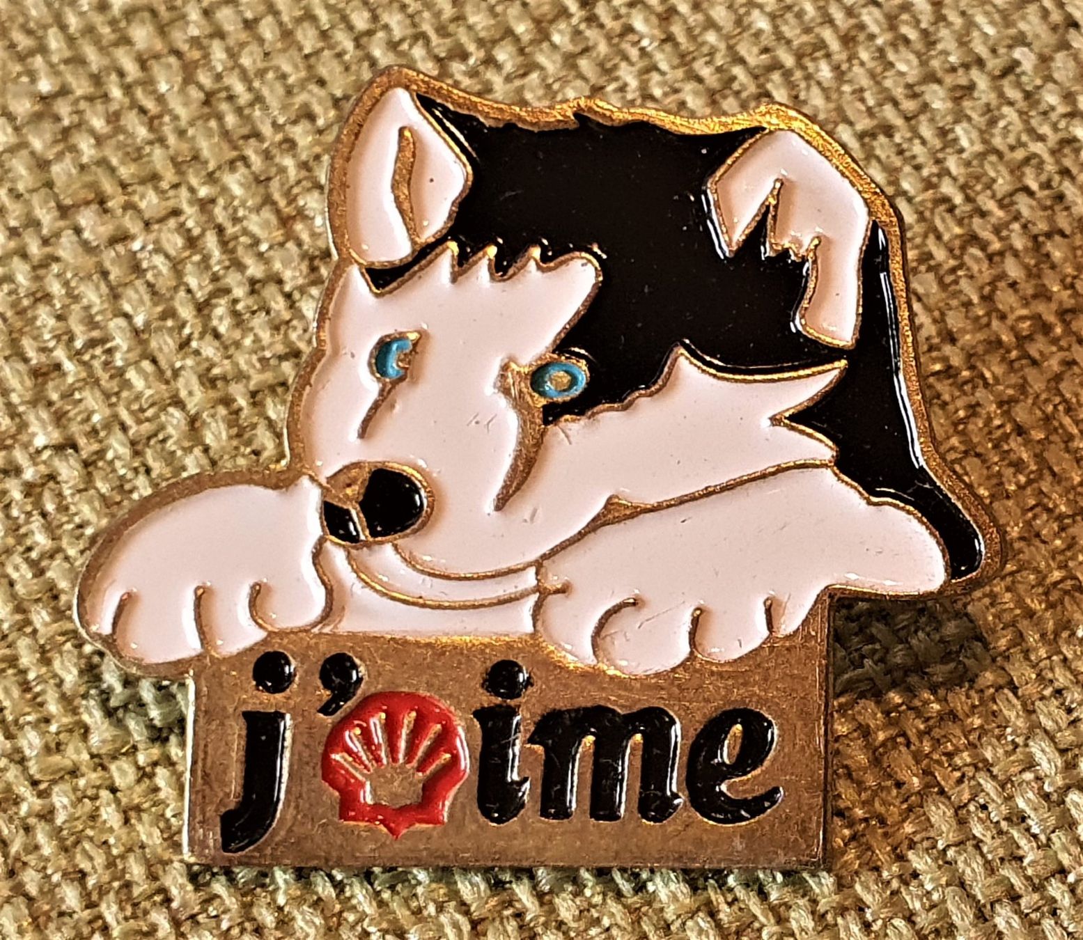Placchette & Badge: D274 - Pin SHELL Hund Husky – Usato da Reinach BL venduto da Boston-Verkauf