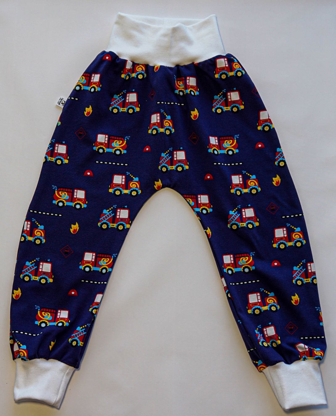 Pantaloni: Pumphose mit Feuerwehrauto 92/98 NEU – Nuovo e nell'imballaggio originale da Zürich venduto da sambaum 1