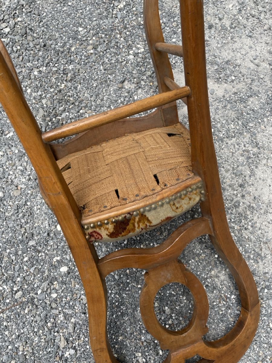 Chaises: Stabelle Nussbaum  – D'occasion à Almens par bsundrix 3