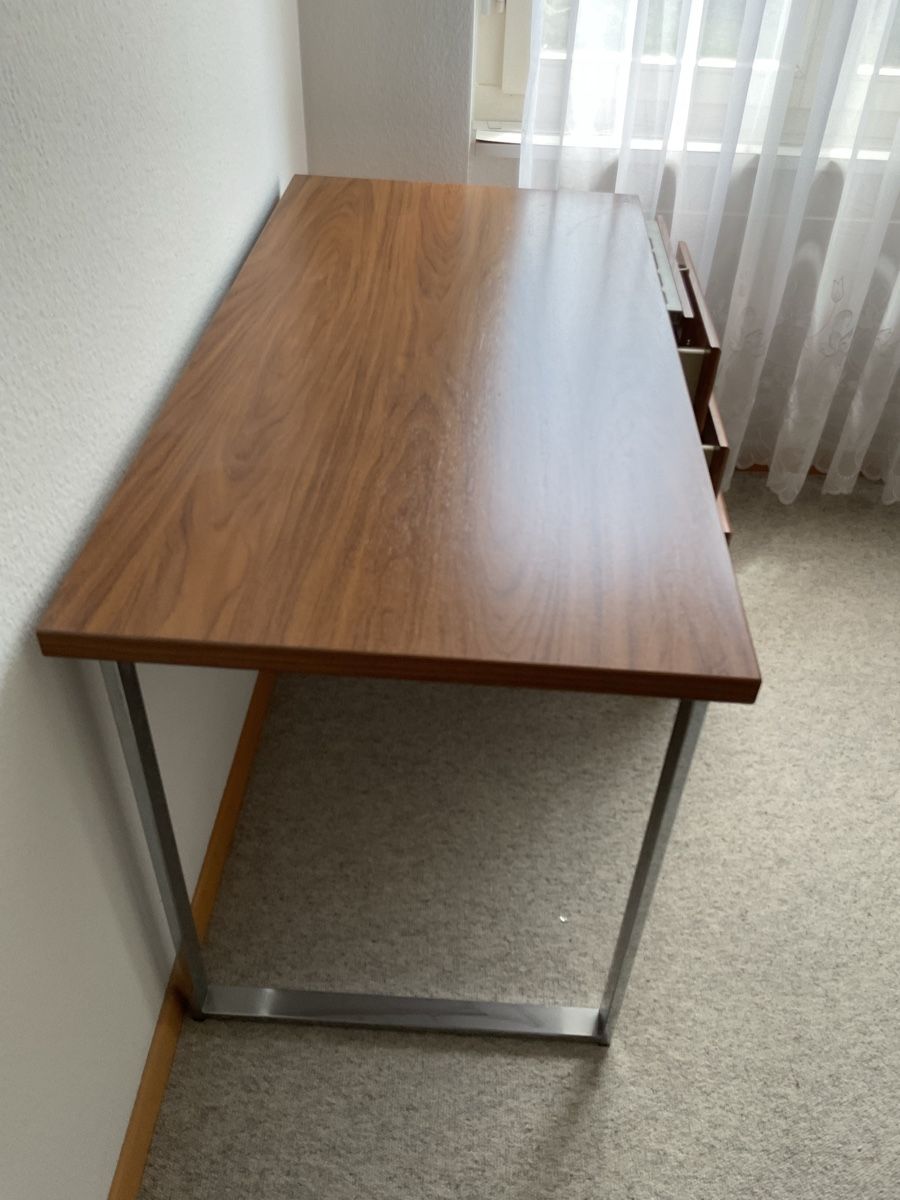 Schreibtische: Schreibtisch, Pult, Arbeitstisch  – Gebraucht aus Trimbach von Lexli11 2