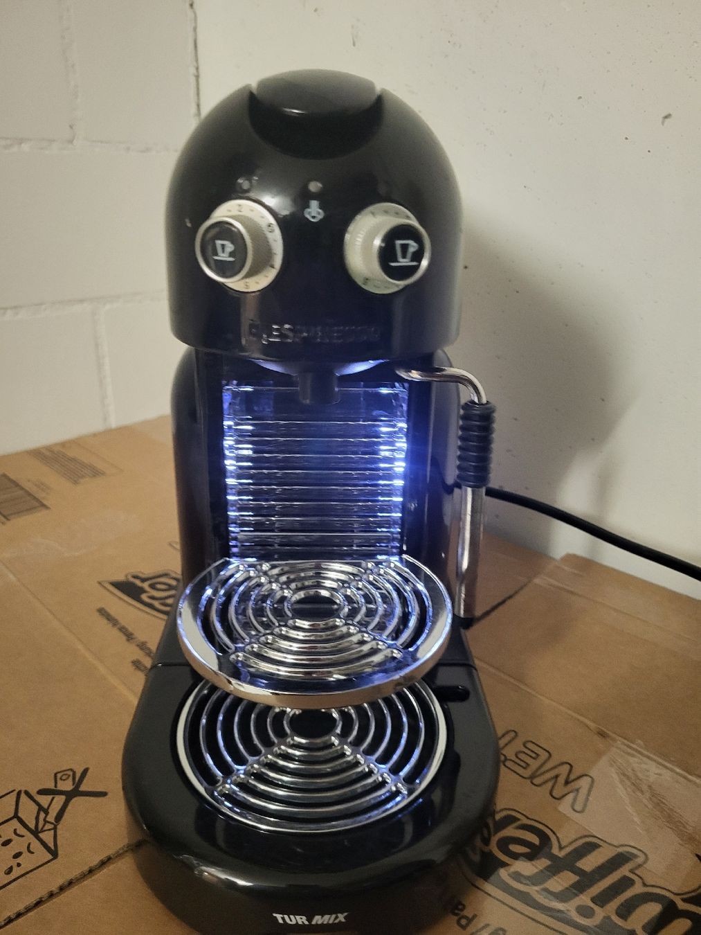 Nespresso Kaffeemaschinen & Espressomaschinen: Nespresso Maestria  – Defekt aus Fruthwilen von Mostro-Medusa
